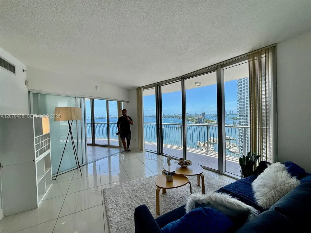 1750 Bayshore Dr #2202 Miami, FL 33132