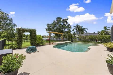 2182 SW Dove Canyon Way