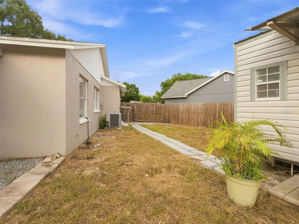 1018 PEACHWOOD DRIVE Brandon, FL 33510