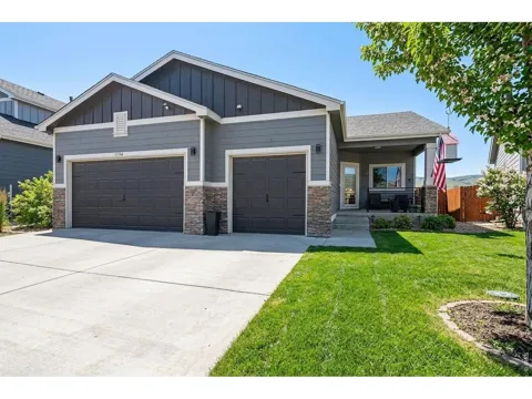 1194 Sunrise Circle