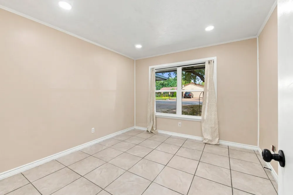 1302 Hawk Tree Drive College Station, TX 77845