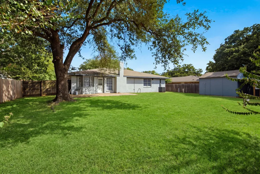 1302 Hawk Tree Drive College Station, TX 77845