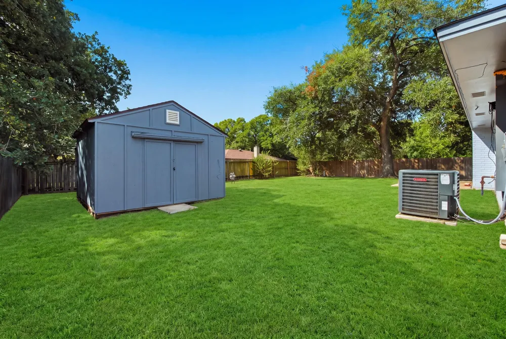1302 Hawk Tree Drive College Station, TX 77845