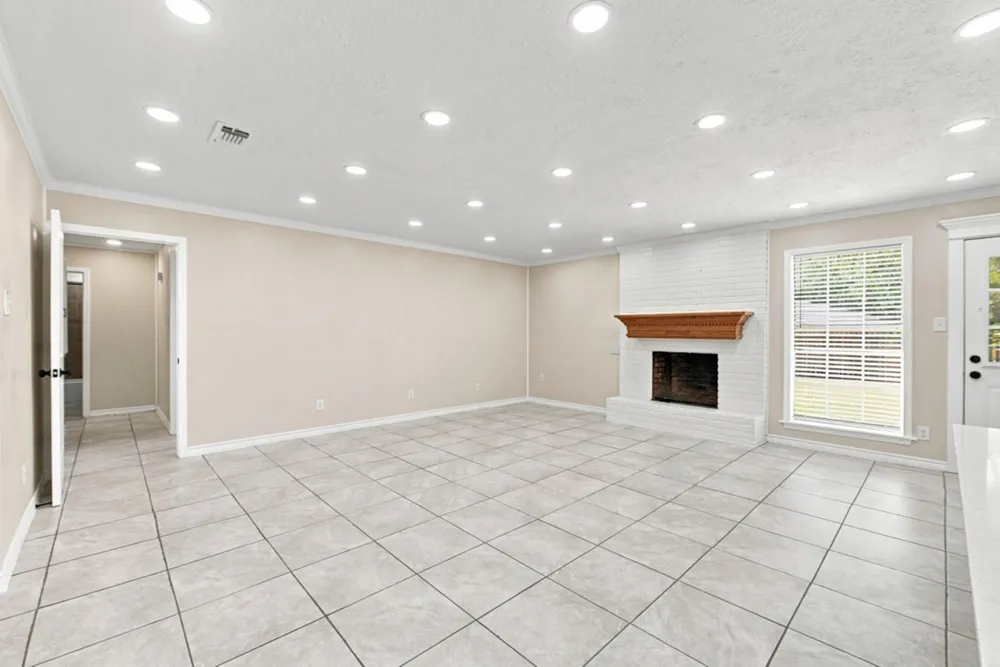 1302 Hawk Tree Drive College Station, TX 77845