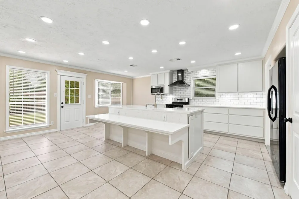 1302 Hawk Tree Drive College Station, TX 77845