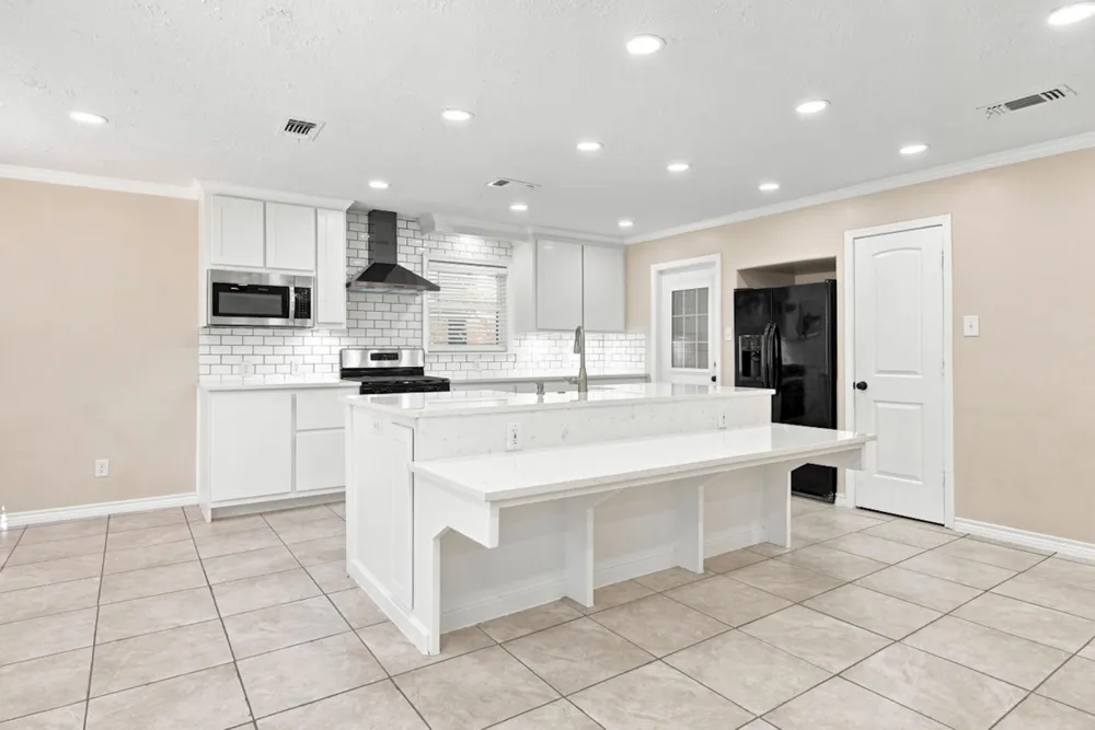 1302 Hawk Tree Drive College Station, TX 77845