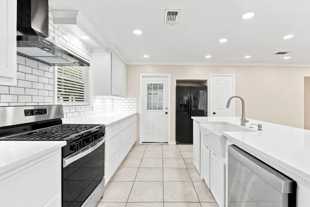 1302 Hawk Tree Drive College Station, TX 77845