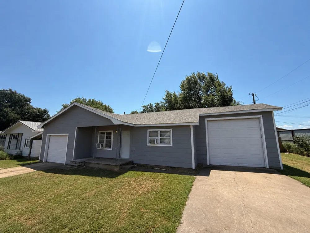 712 Nichols Avenue Checotah, OK 74426