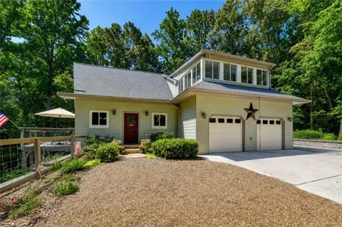 6173 Pine Circle