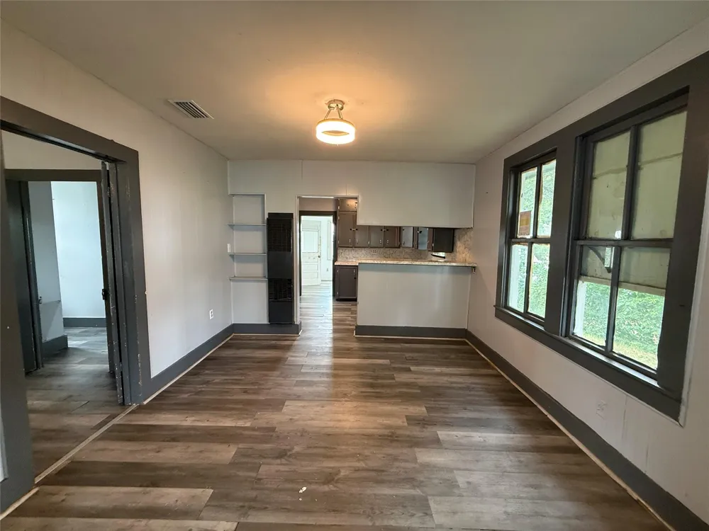 1515 Moulton Street Shiner, TX 77984