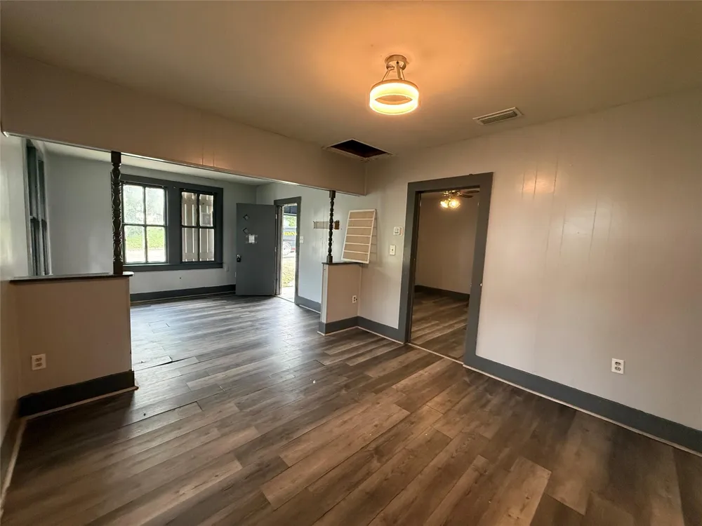 1515 Moulton Street Shiner, TX 77984