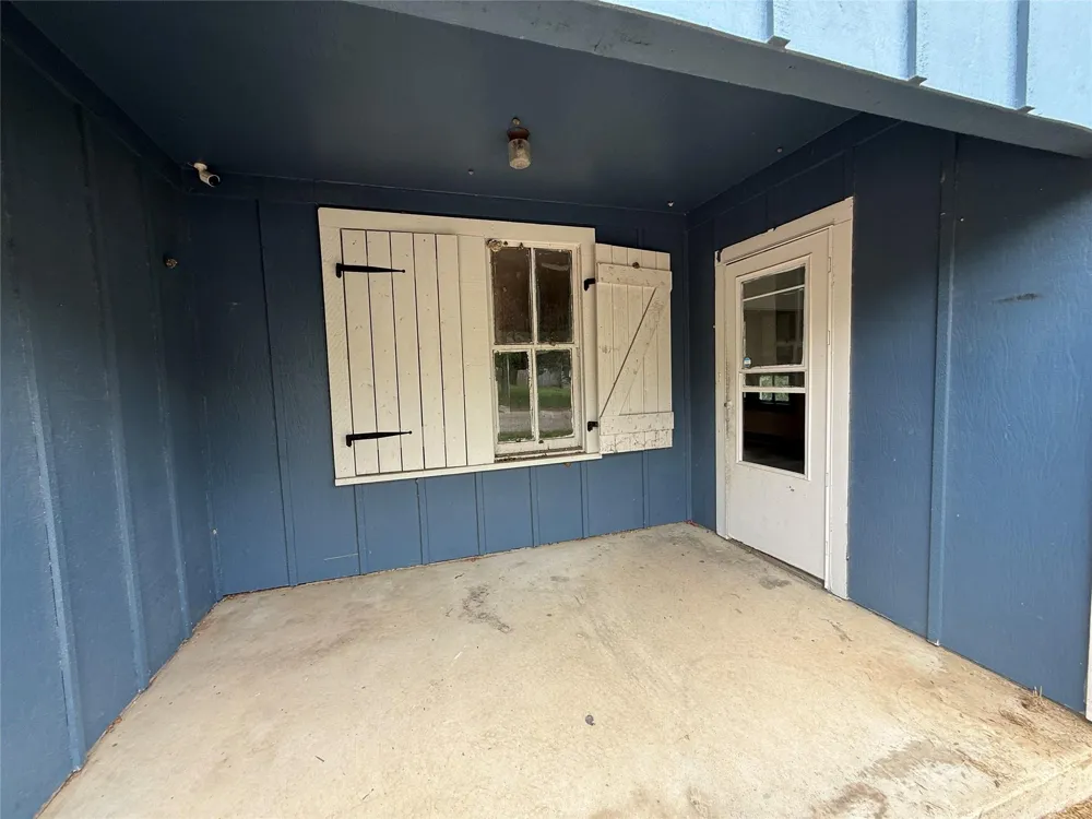 1515 Moulton Street Shiner, TX 77984