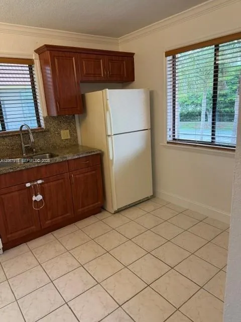 164 Lakeview Dr #204 Weston, FL 33326