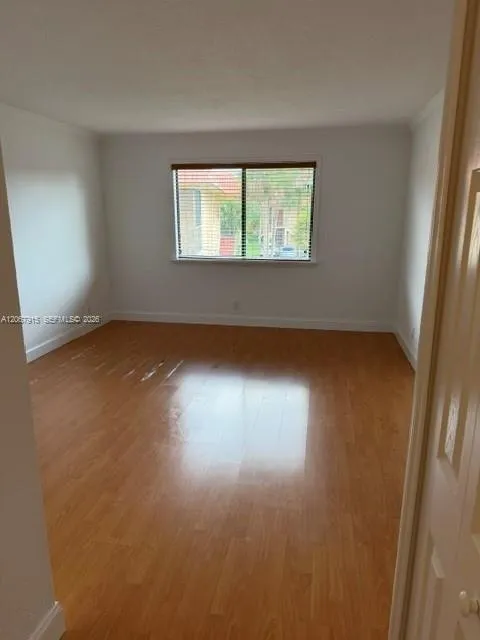 164 Lakeview Dr #204 Weston, FL 33326
