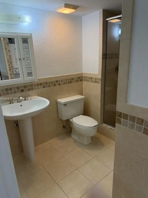 164 Lakeview Dr #204 Weston, FL 33326