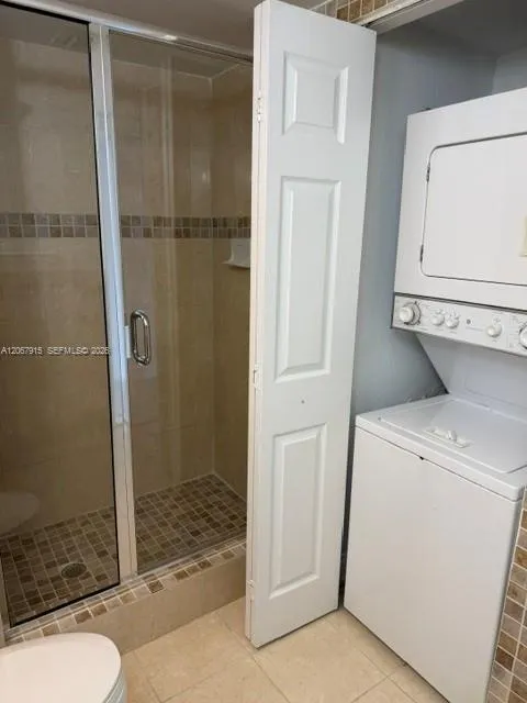 164 Lakeview Dr #204 Weston, FL 33326
