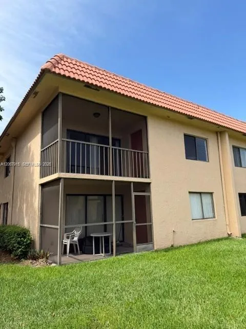 164 Lakeview Dr #204 Weston, FL 33326