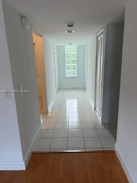 164 Lakeview Dr #204 Weston, FL 33326