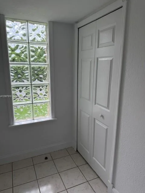 164 Lakeview Dr #204 Weston, FL 33326
