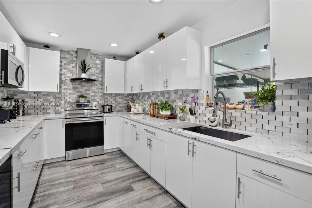 10660 SW 164th St Miami, FL 33157