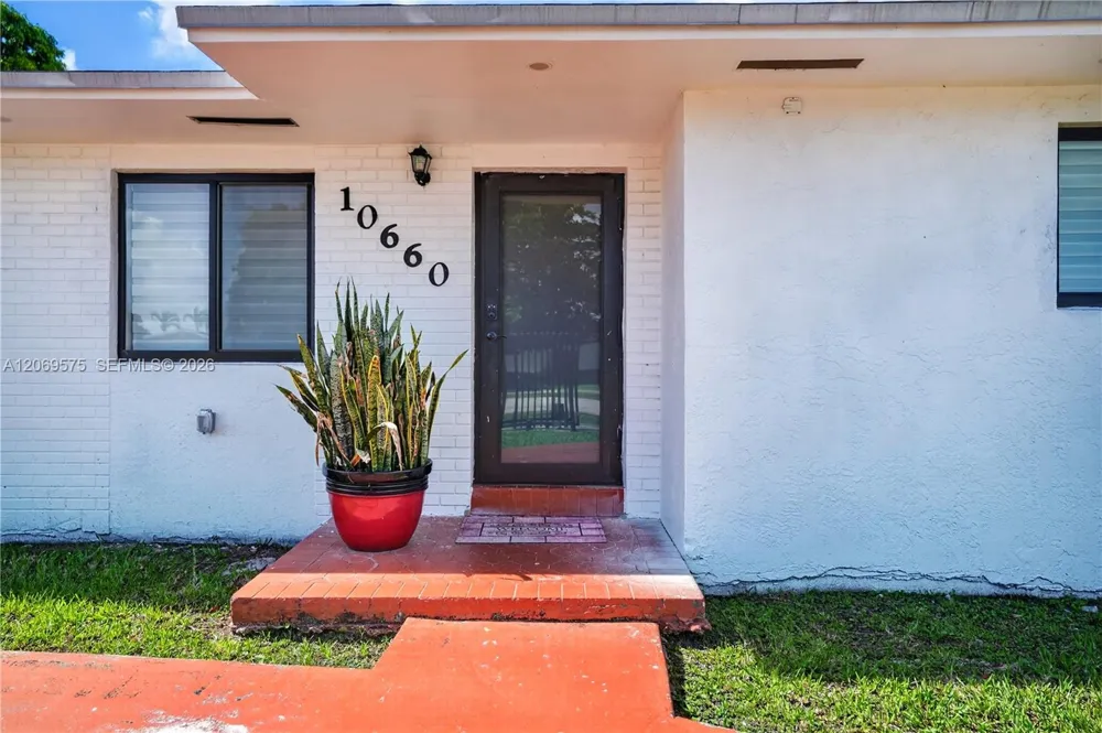 10660 SW 164th St Miami, FL 33157