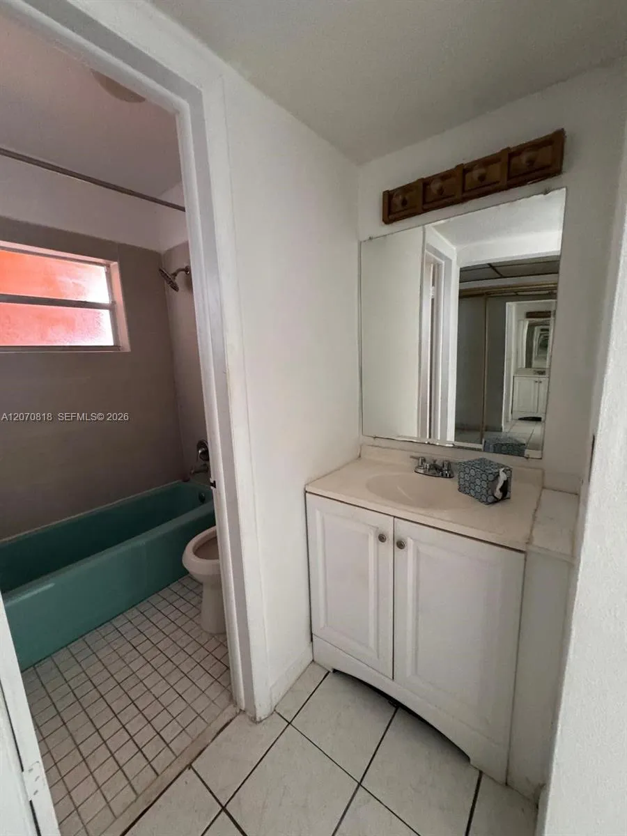 18700 NE 3rd Ct #626 Miami, FL 33179