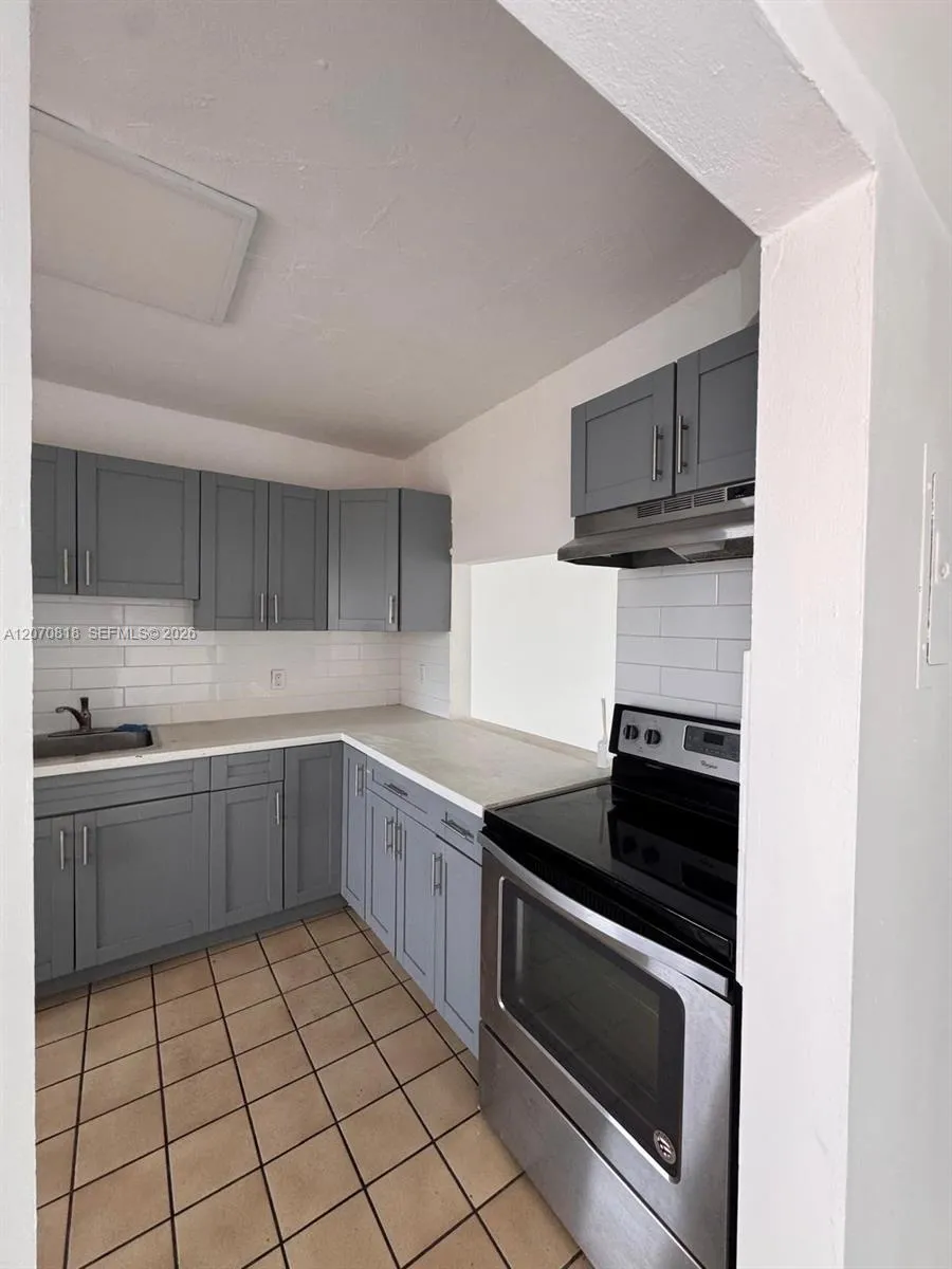 18700 NE 3rd Ct #626 Miami, FL 33179