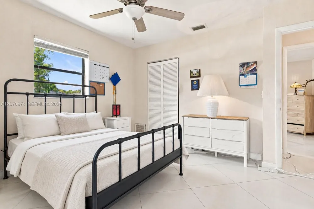 4121 NW 78th Way Coral Springs, FL 33065
