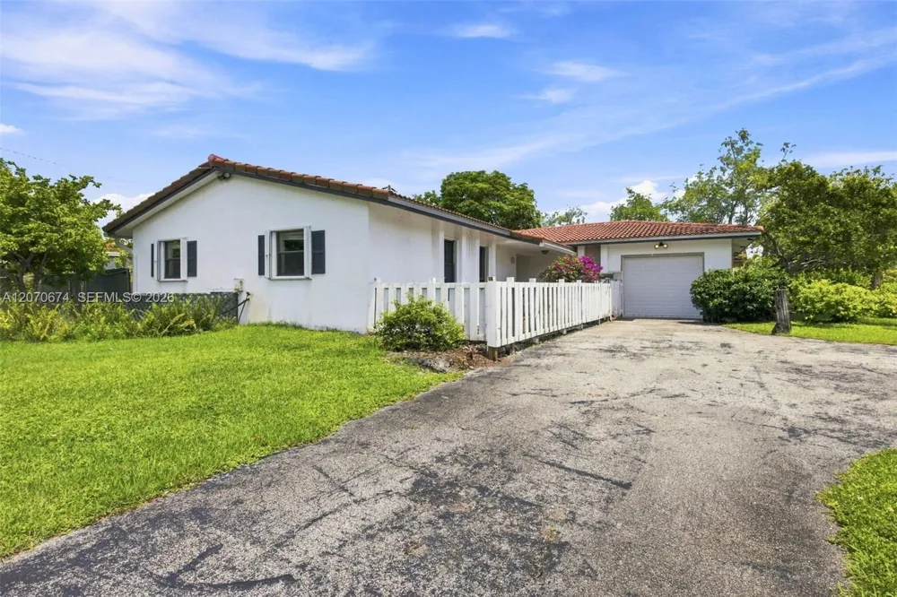 4121 NW 78th Way Coral Springs, FL 33065