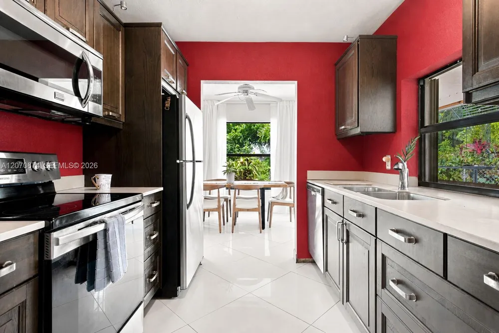 4121 NW 78th Way Coral Springs, FL 33065