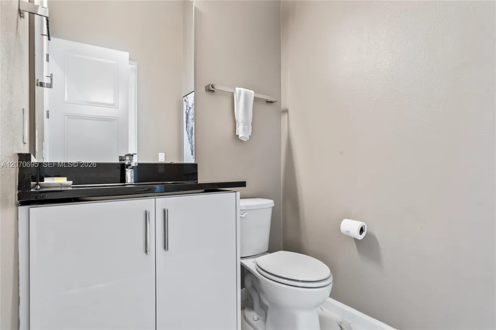 1758 oak blossom Davenport, FL 33837