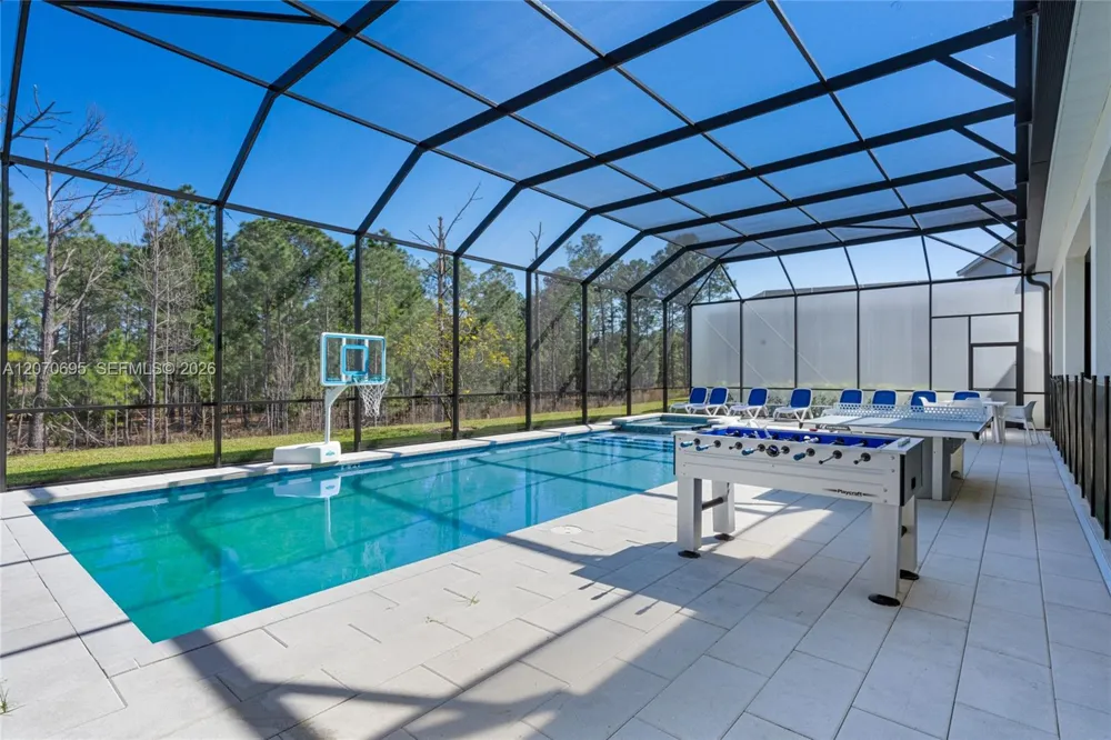 1758 oak blossom Davenport, FL 33837