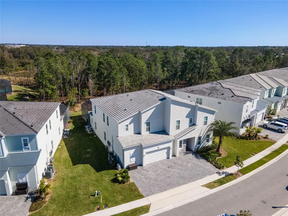 1758 oak blossom Davenport, FL 33837