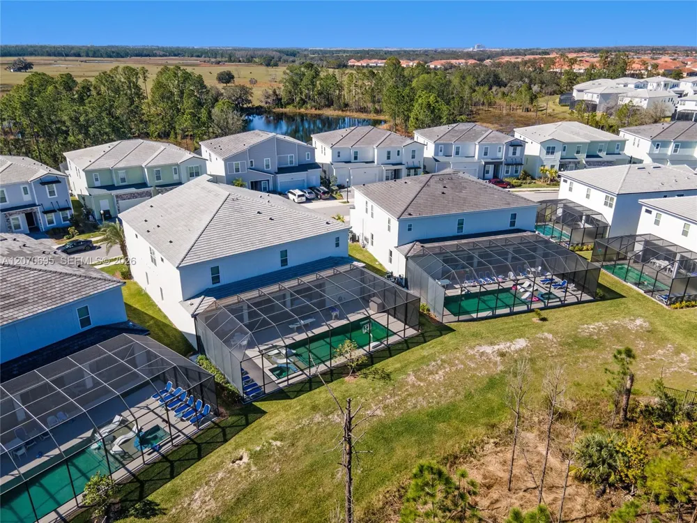 1758 oak blossom Davenport, FL 33837