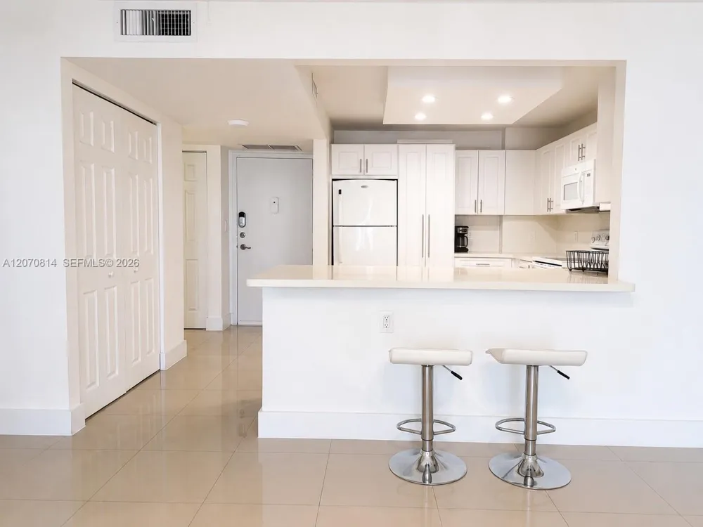 1865 S Ocean Dr #8I Hallandale Beach, FL 33009