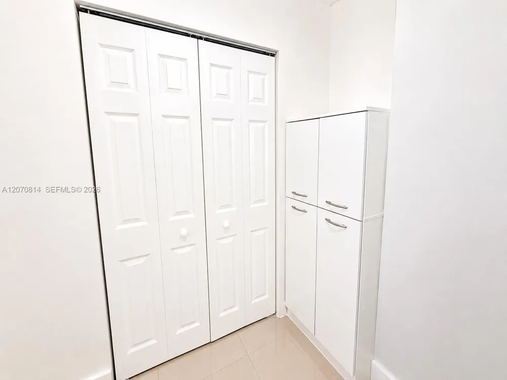 1865 S Ocean Dr #8I Hallandale Beach, FL 33009