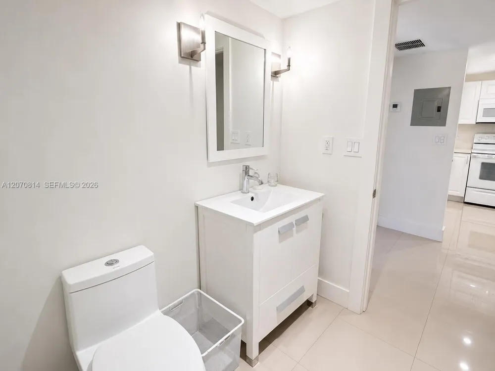 1865 S Ocean Dr #8I Hallandale Beach, FL 33009