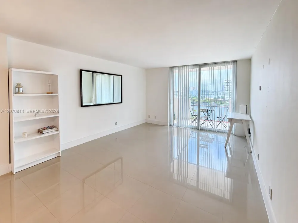 1865 S Ocean Dr #8I Hallandale Beach, FL 33009