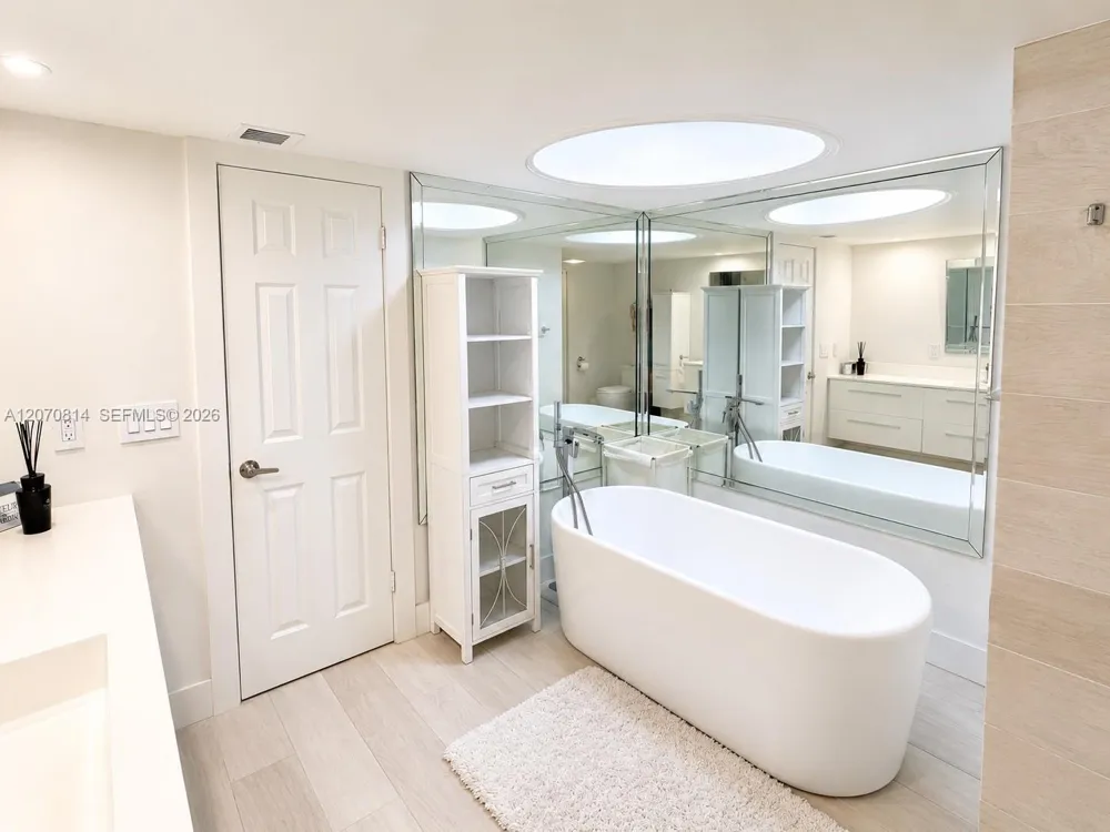 1865 S Ocean Dr #8I Hallandale Beach, FL 33009