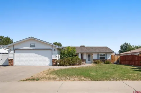 3054 Camelot Place