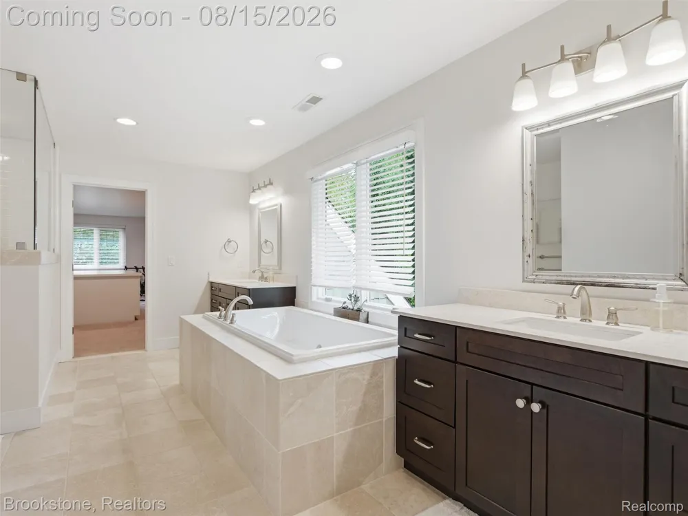 7655 Maple Ridge Court Independence Charter Township, MI 48346