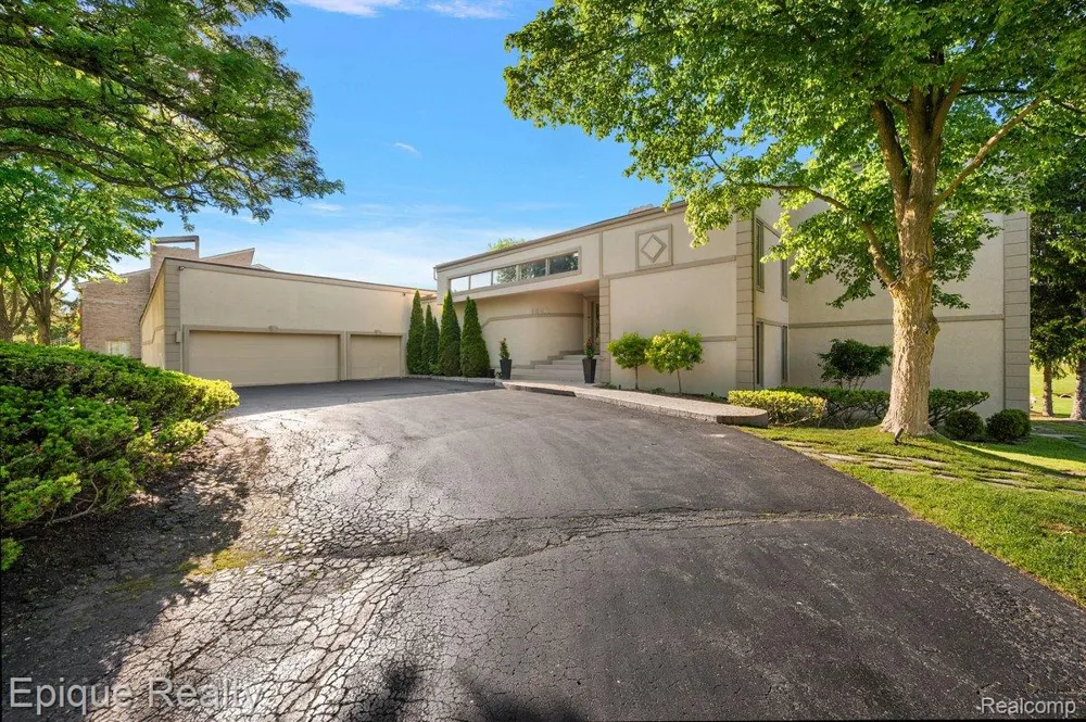 1848 Golf Ridge Drive S Bloomfield Hills City, MI 48302