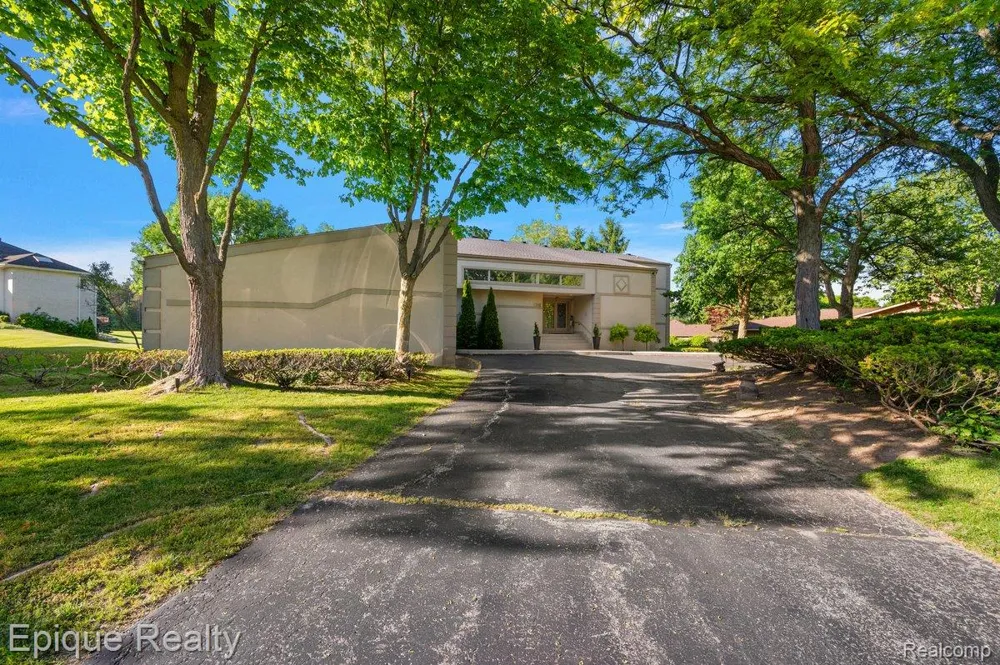 1848 Golf Ridge Drive S Bloomfield Hills City, MI 48302