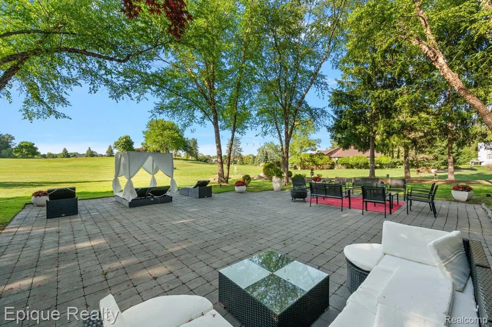 1848 Golf Ridge Drive S Bloomfield Hills City, MI 48302