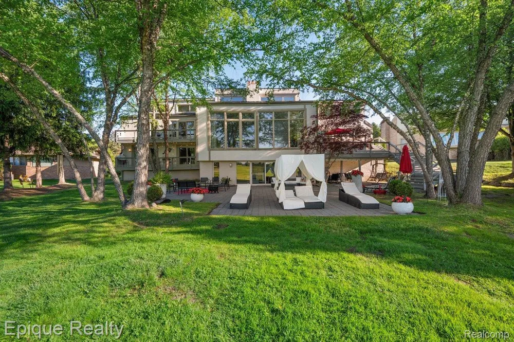 1848 Golf Ridge Drive S Bloomfield Hills City, MI 48302