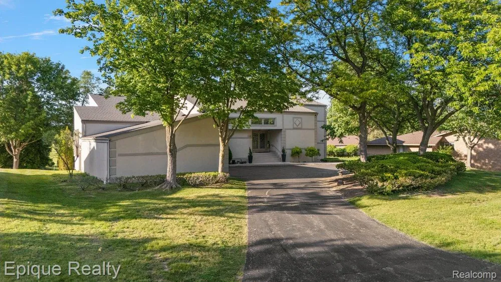 1848 Golf Ridge Drive S Bloomfield Hills City, MI 48302