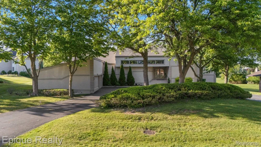 1848 Golf Ridge Drive S Bloomfield Hills City, MI 48302