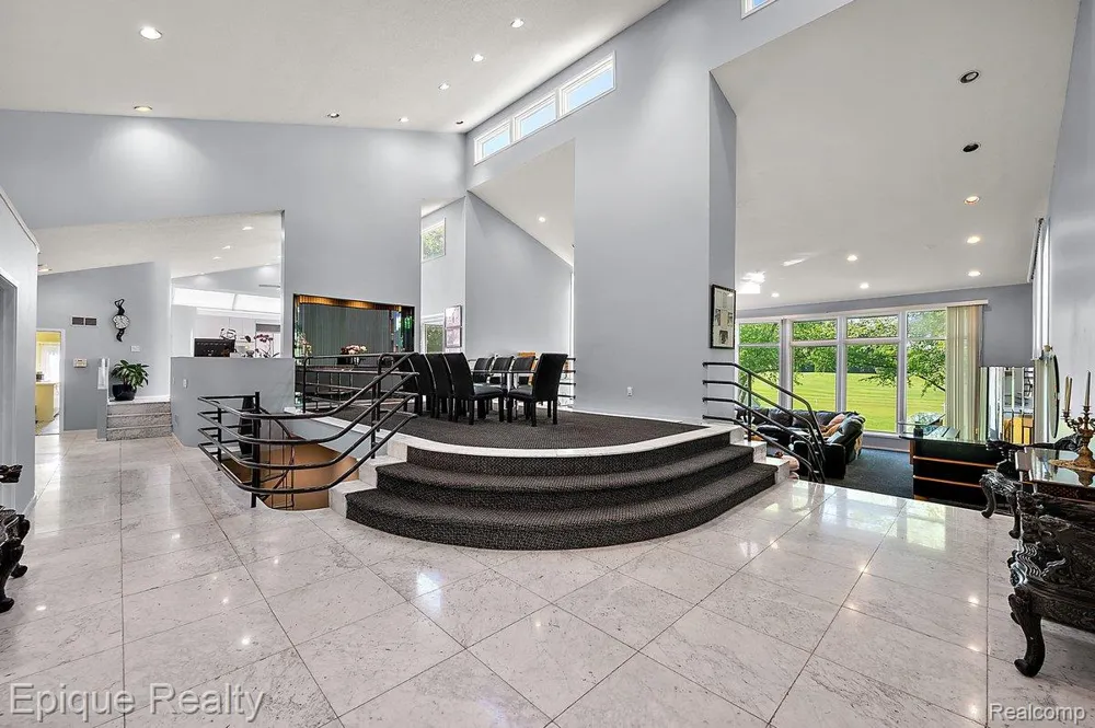 1848 Golf Ridge Drive S Bloomfield Hills City, MI 48302