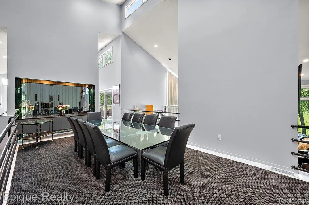 1848 Golf Ridge Drive S Bloomfield Hills City, MI 48302