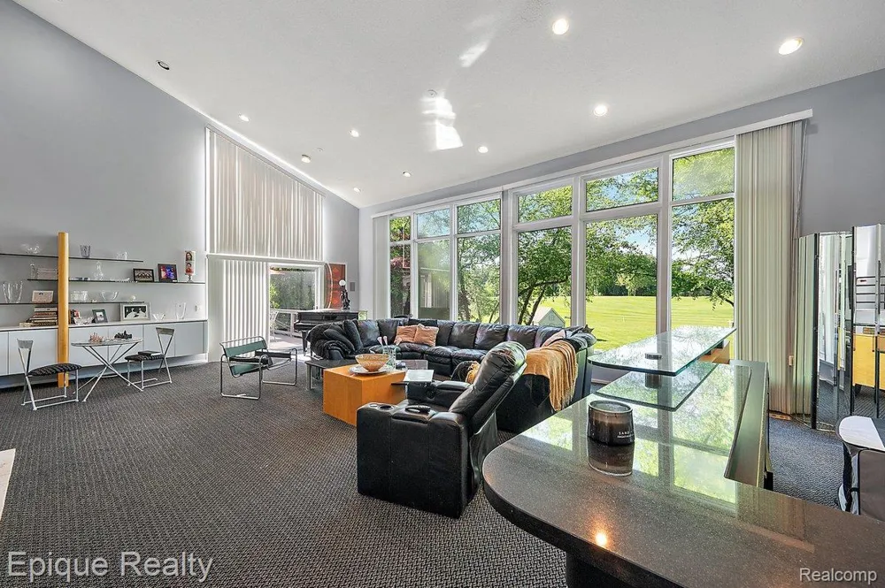 1848 Golf Ridge Drive S Bloomfield Hills City, MI 48302